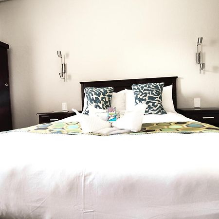 Hotel 247 @ Уайт Ривър Екстериор снимка